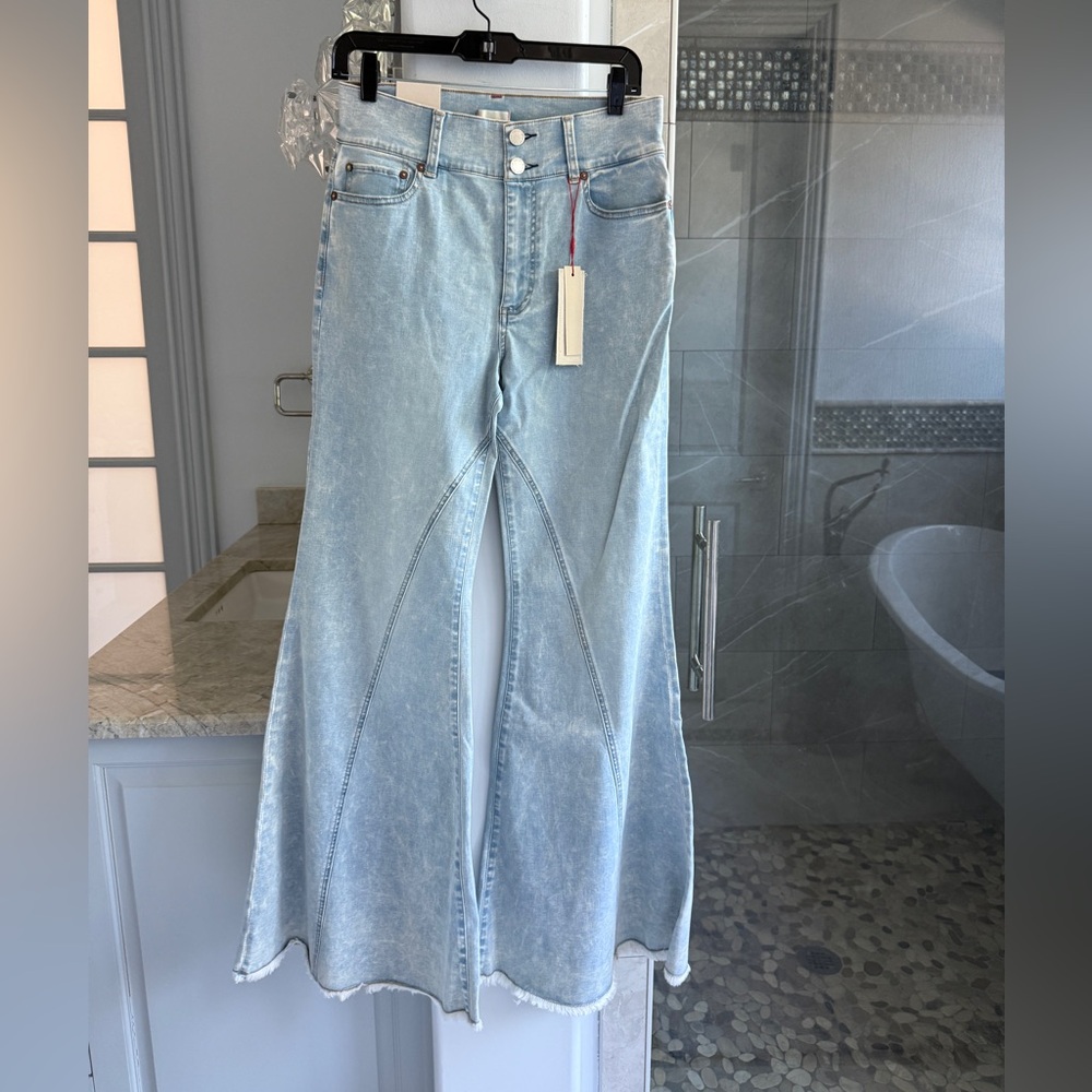 Alice + Olivia Beautiful Seamed Wide-leg Jeans - Picture 11 of 17